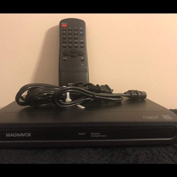 Magnavox DTV Digital to Analog ConverterW/Remote~Untested - Picture 3 of 11